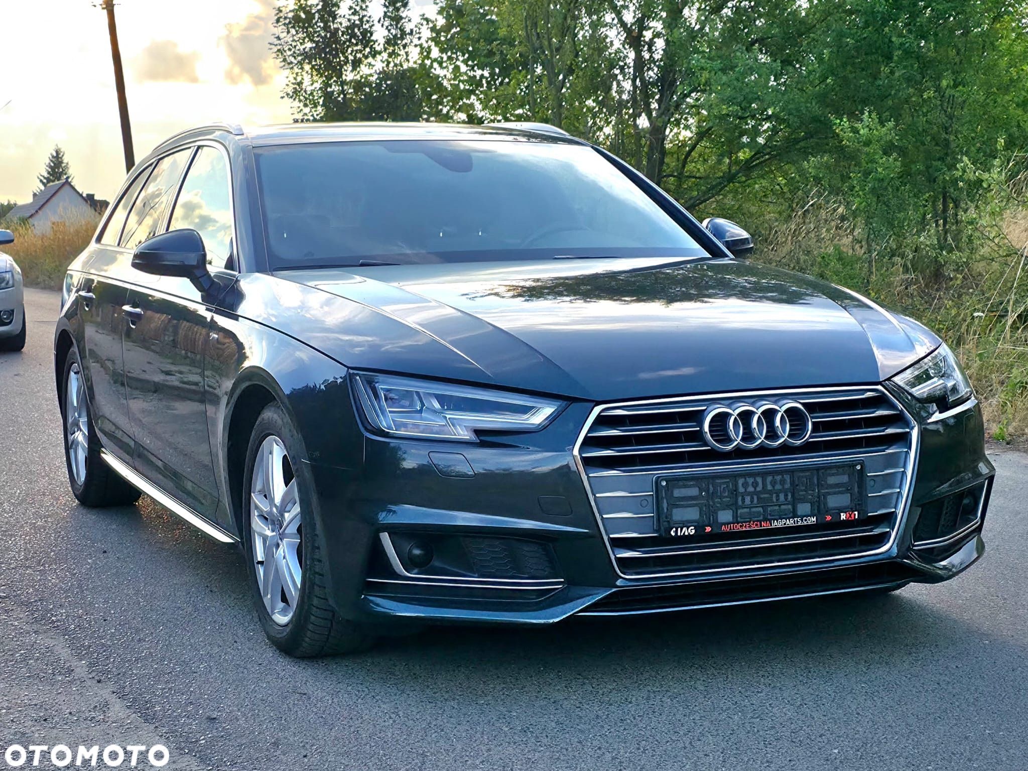 Audi A4 Avant 2.0 TDI S tronic - 1