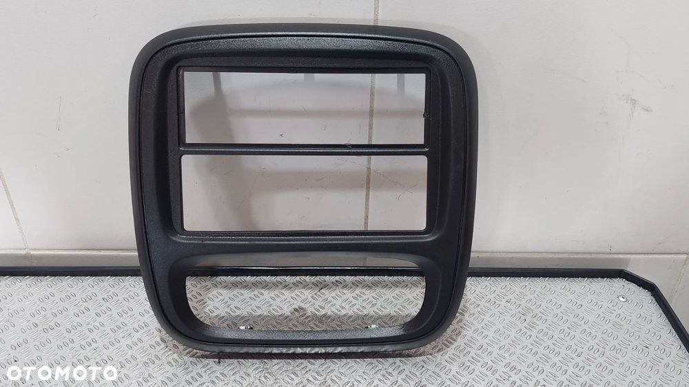 RAMKA RADIA RENAULT TRAFIC III 3 NR 682603912R - 1