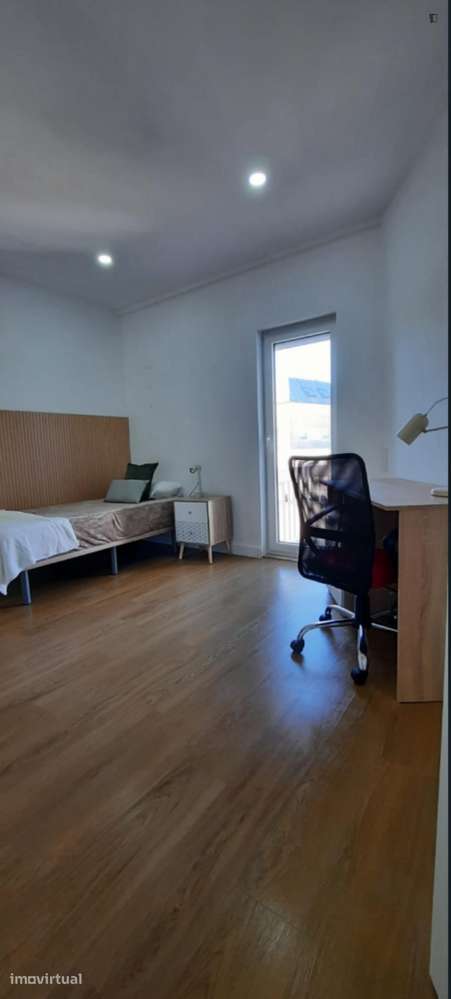 Quarto - localizado em Paranhos Porto - Grande imagem: 4/20