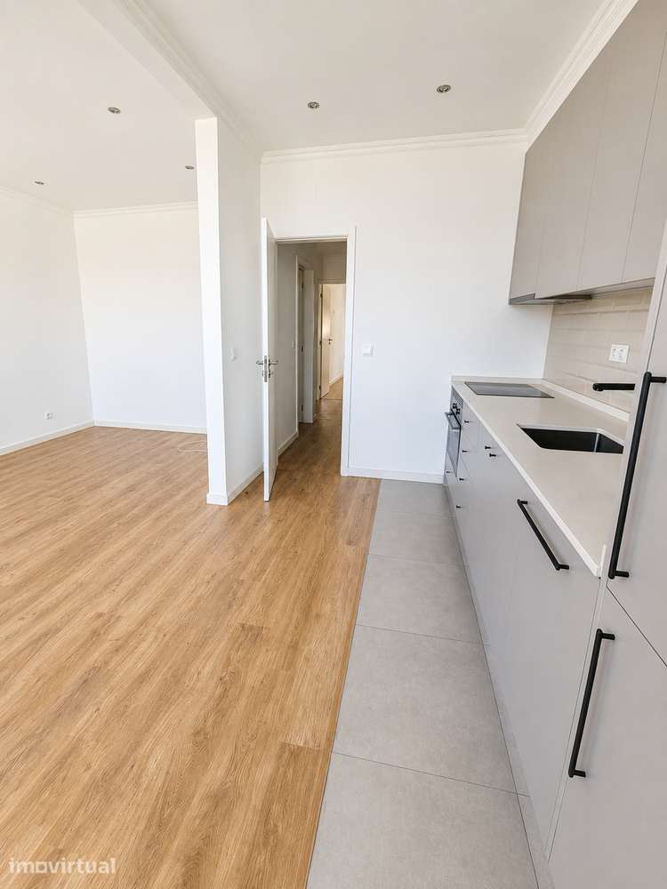 Apartamento T2 com cozinha equipada no Barreiro- apenas pelo WhatsApp - Grande imagem: 3/12