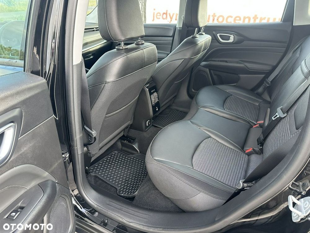 Jeep Compass - 23