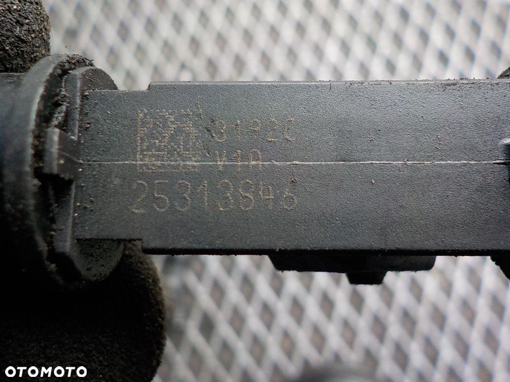 OPEL MERIVA ZAFIRA VECTRA 1.6 16 V B  WTRYSKIWACZ 25313846 - 2