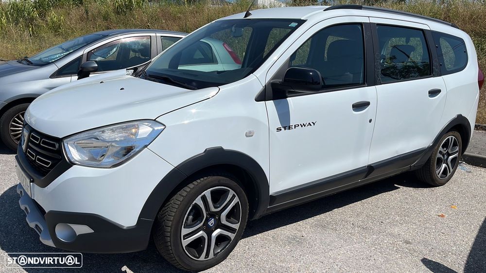 Dacia Lodgy 1.5 Blue dCi Stepway 7L - 1