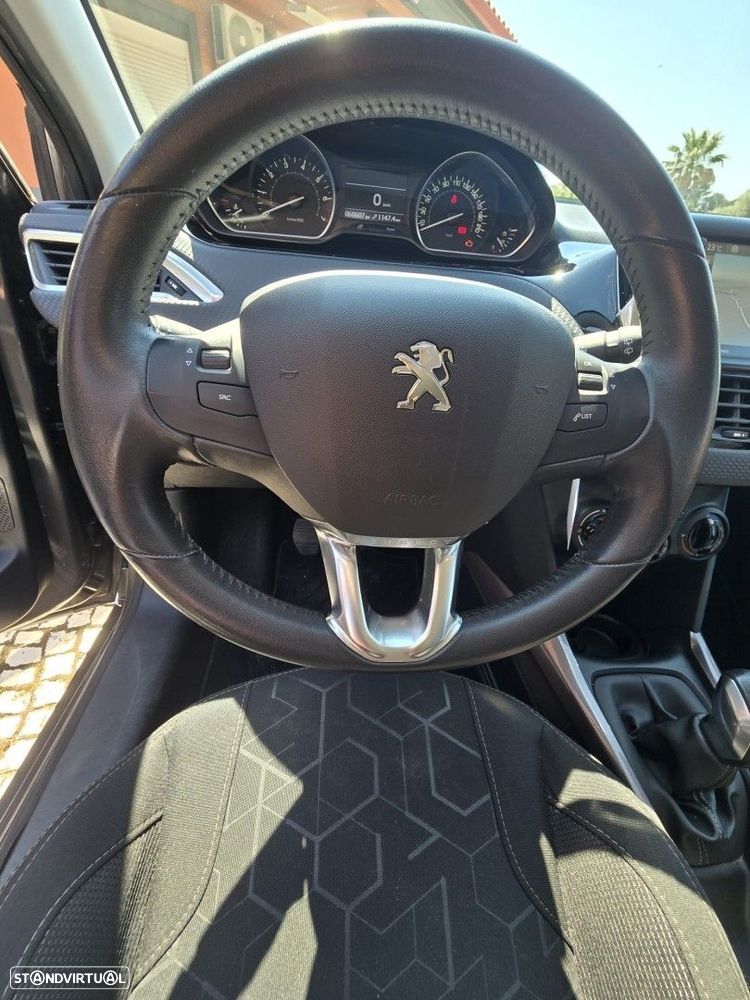 Peugeot 2008 1.2 PureTech Style - 13