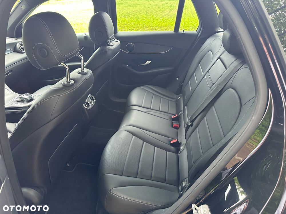 Mercedes-Benz GLC 300 4Matic 9G-TRONIC Exclusive - 5