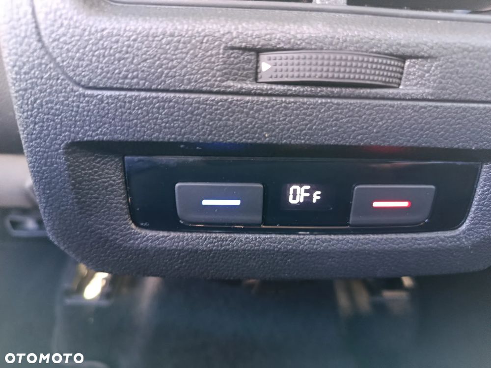 Volkswagen Touran 2.0 TDI BMT Comfortline DSG - 32