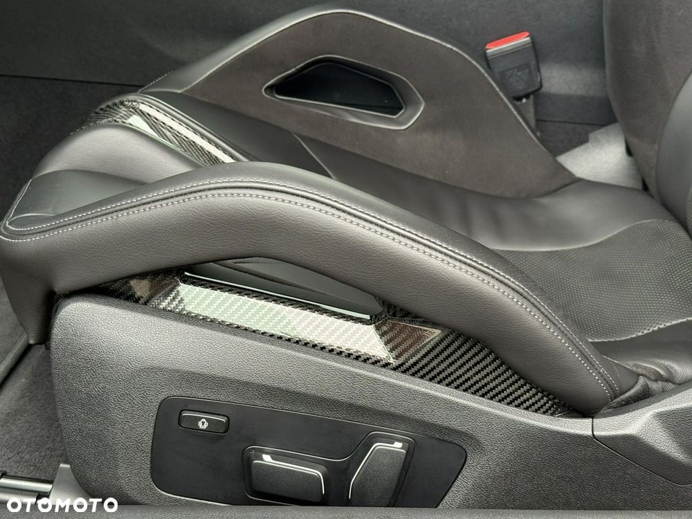 BMW M4 Competition M xDrive - 36