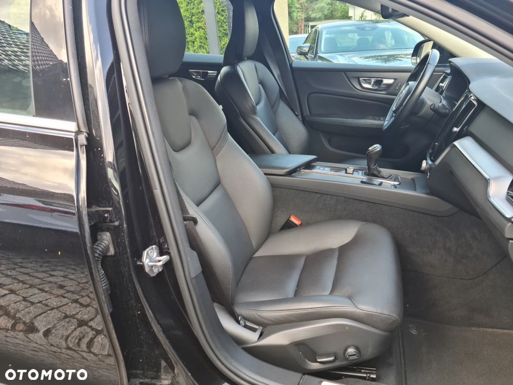 Volvo V60 D4 Drive-E Momentum - 30