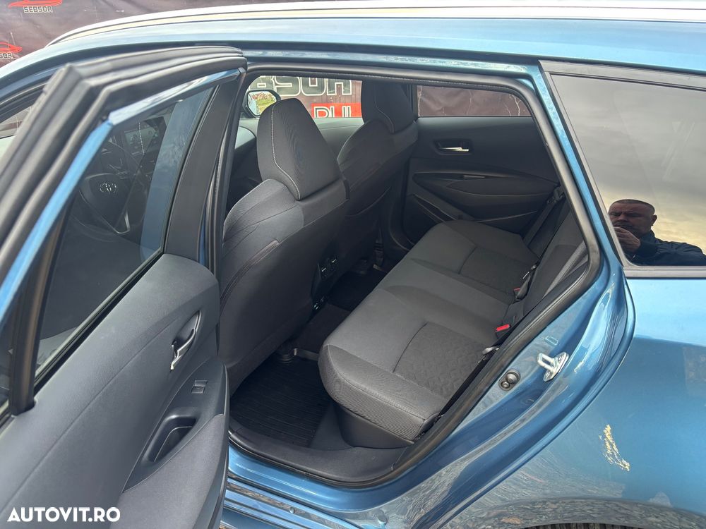 Toyota Corolla 2.0 Hybrid Team Deutschland - 16