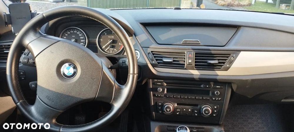 BMW X1 xDrive18d - 10