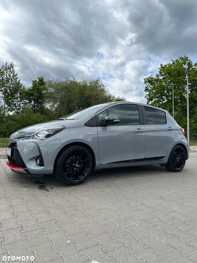 Toyota Yaris Hybrid 100 GR Sport - 2