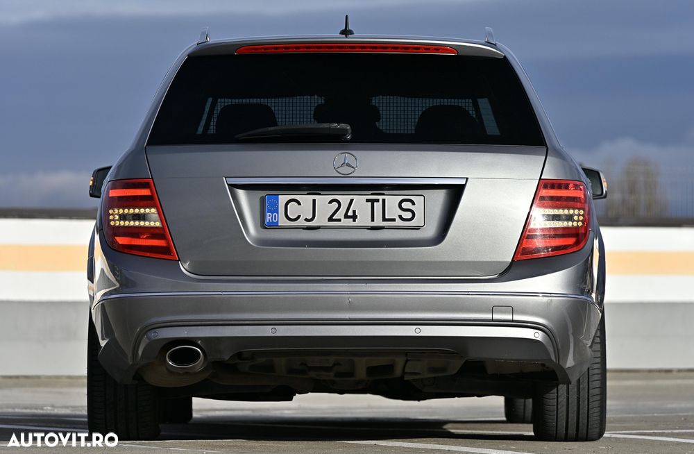 Mercedes-Benz C - 8