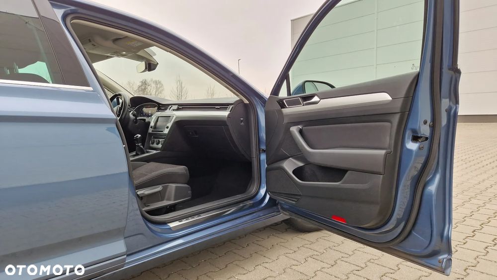 Volkswagen Passat 1.8 TSI BMT Comfortline - 10
