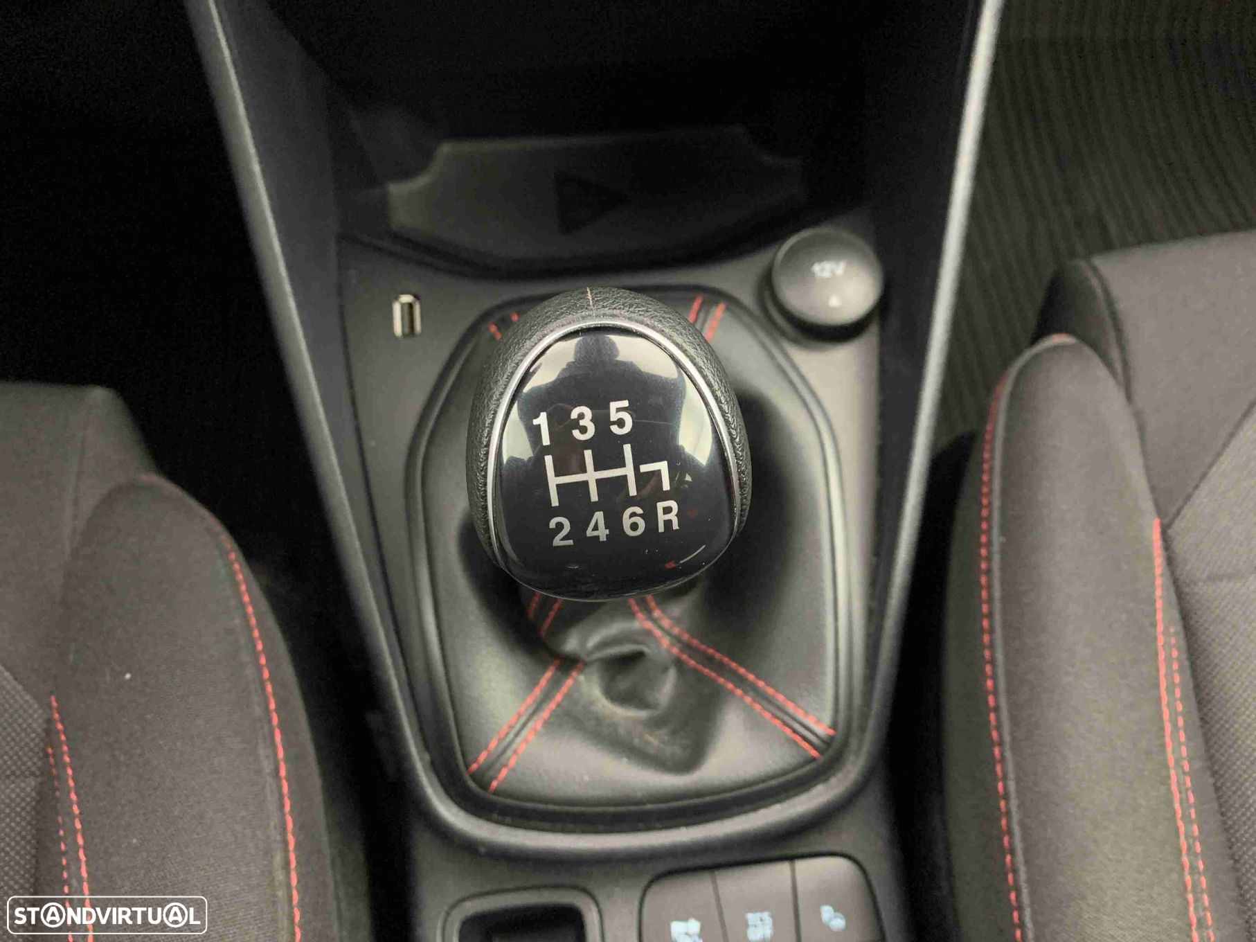 Ford Fiesta 1.0 EcoBoost ST-Line - 11