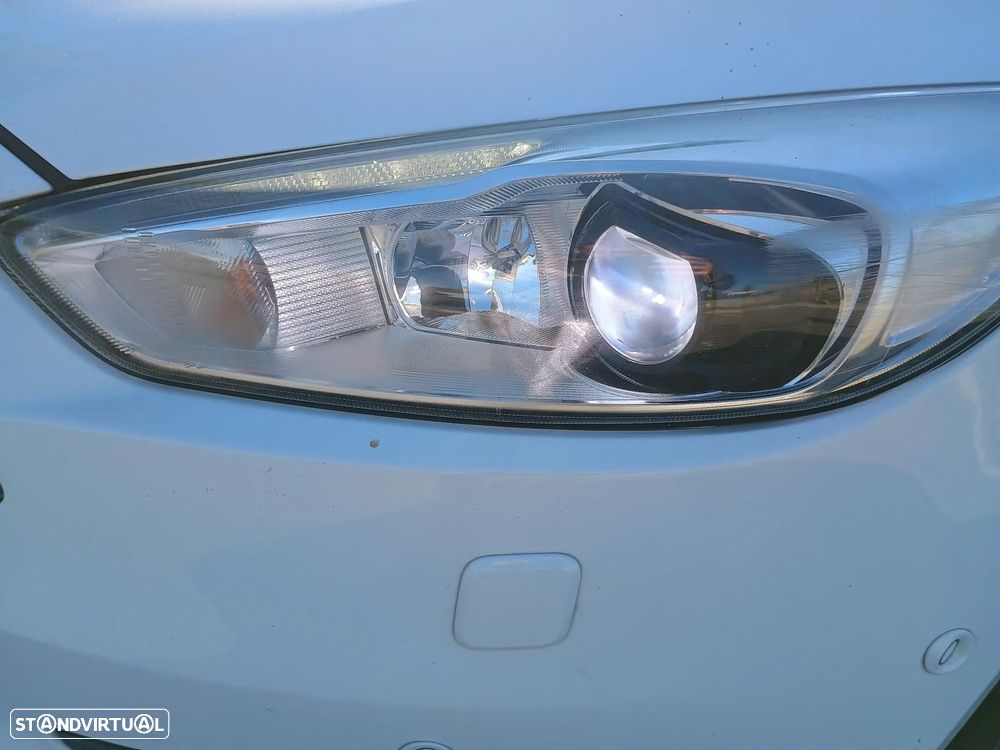 Ford Focus SW 1.0 EcoBoost S&S Titanium - 36