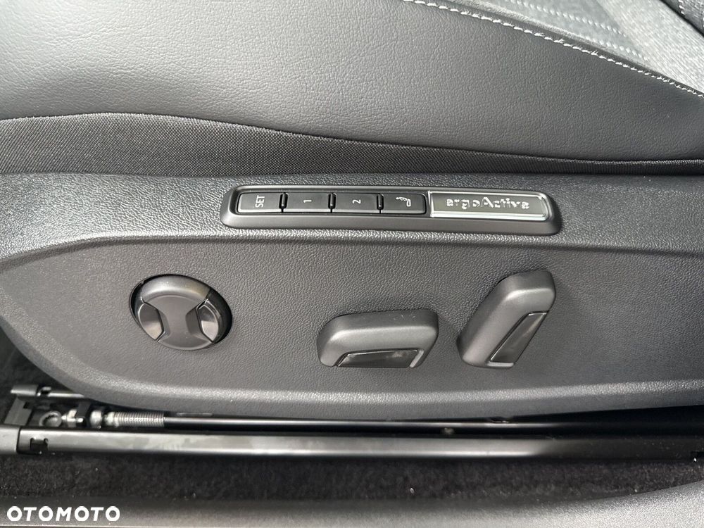 Volkswagen ID.3 Neo 79kWh Style - 11