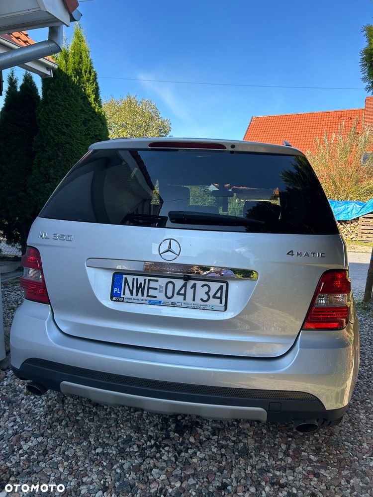 Mercedes-Benz ML 350 4-Matic - 12