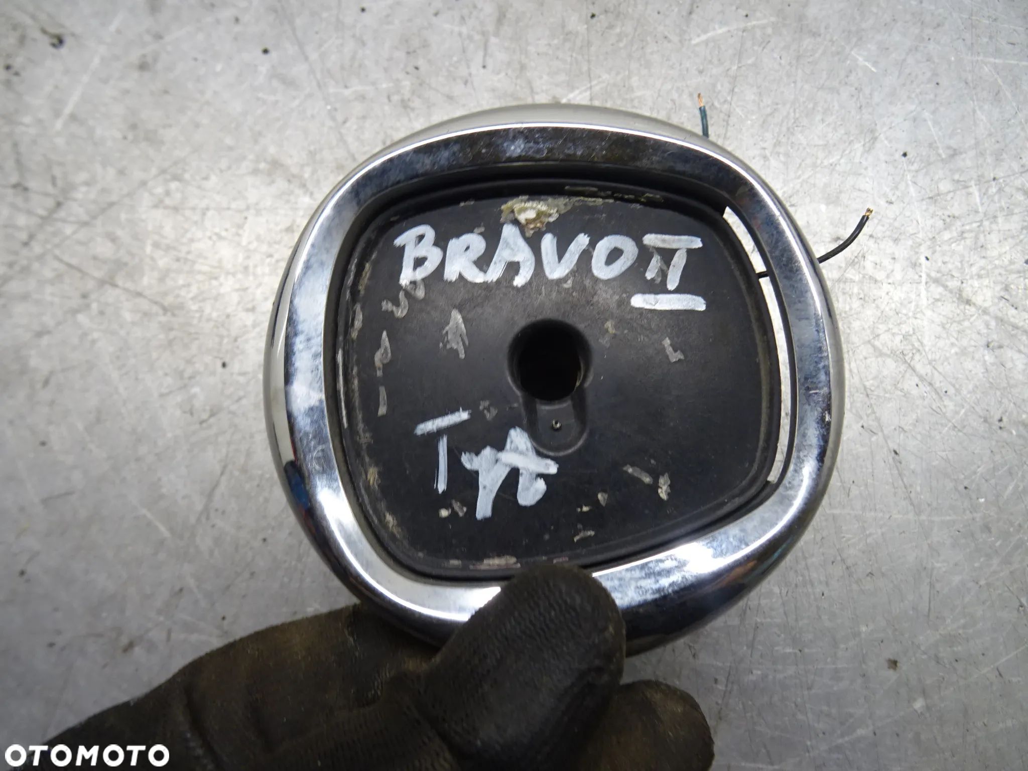 FIAT BRAVO II 07-10 1.9 JTD KLAMKA MIKROSTYK KLAPY BAGAŻNIKA - 1