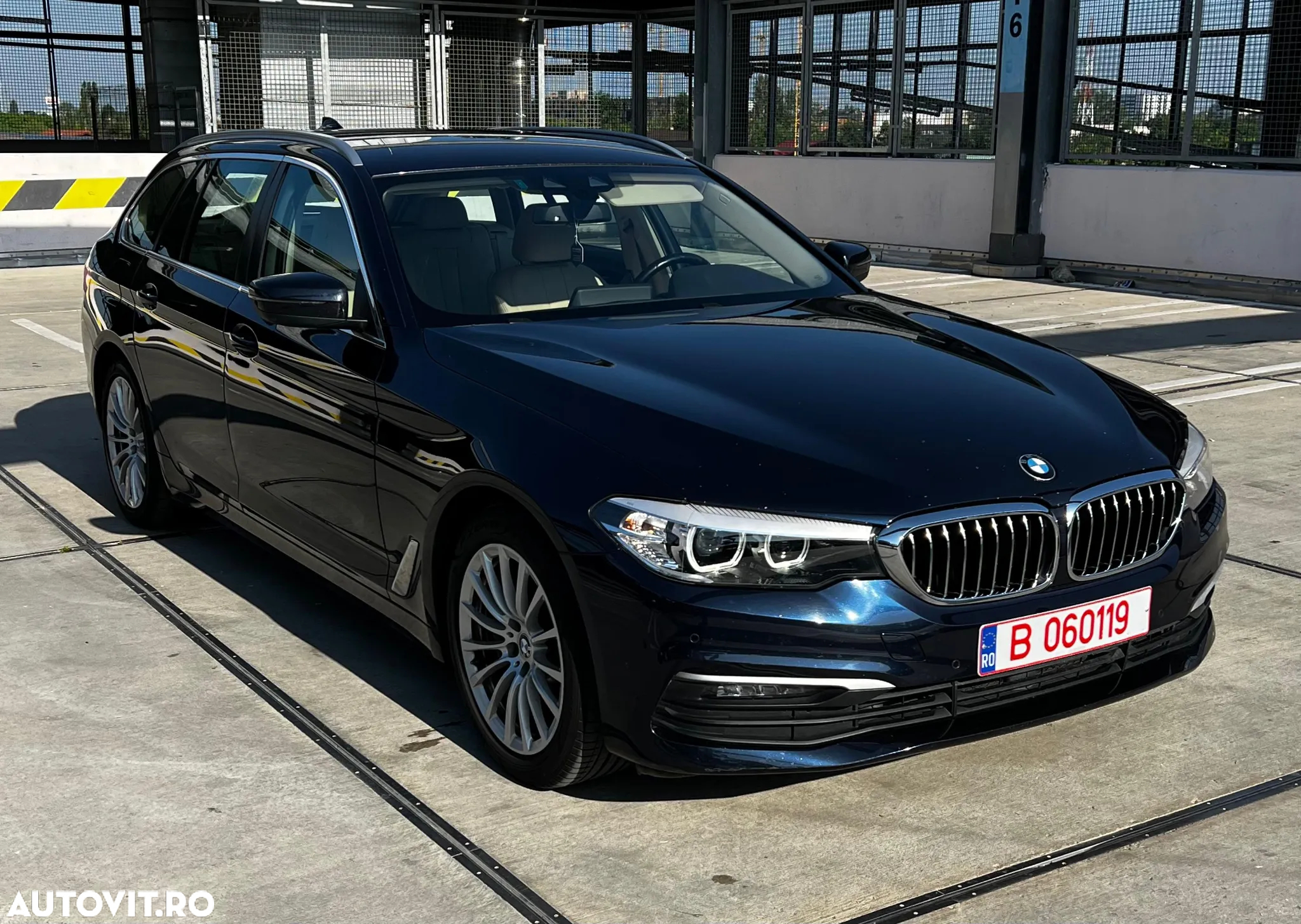 BMW Seria 5 530d xDrive Touring Aut. - 4