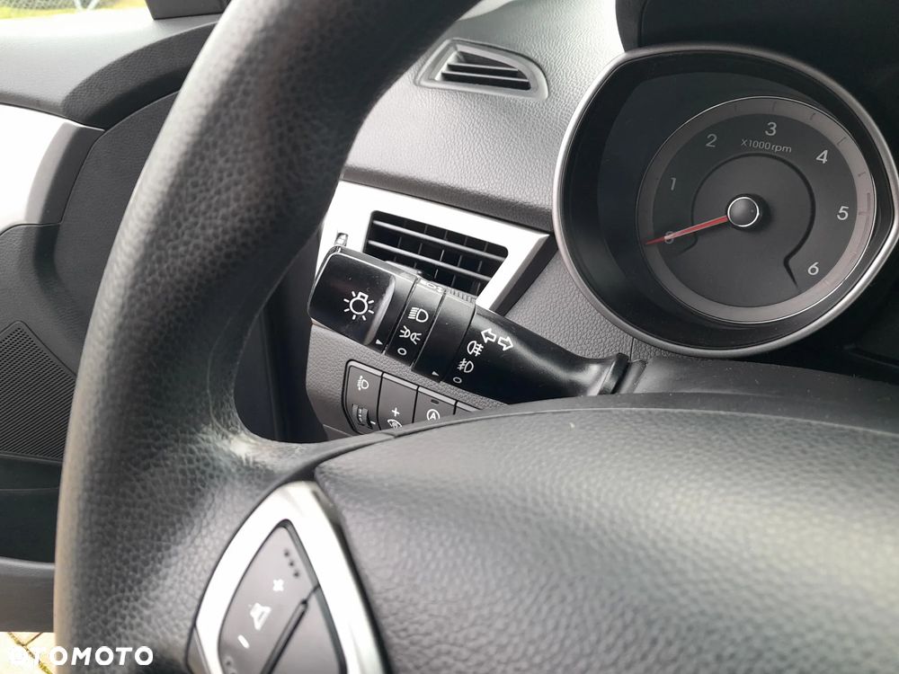 Hyundai i30 1.6 D Comfort - 22