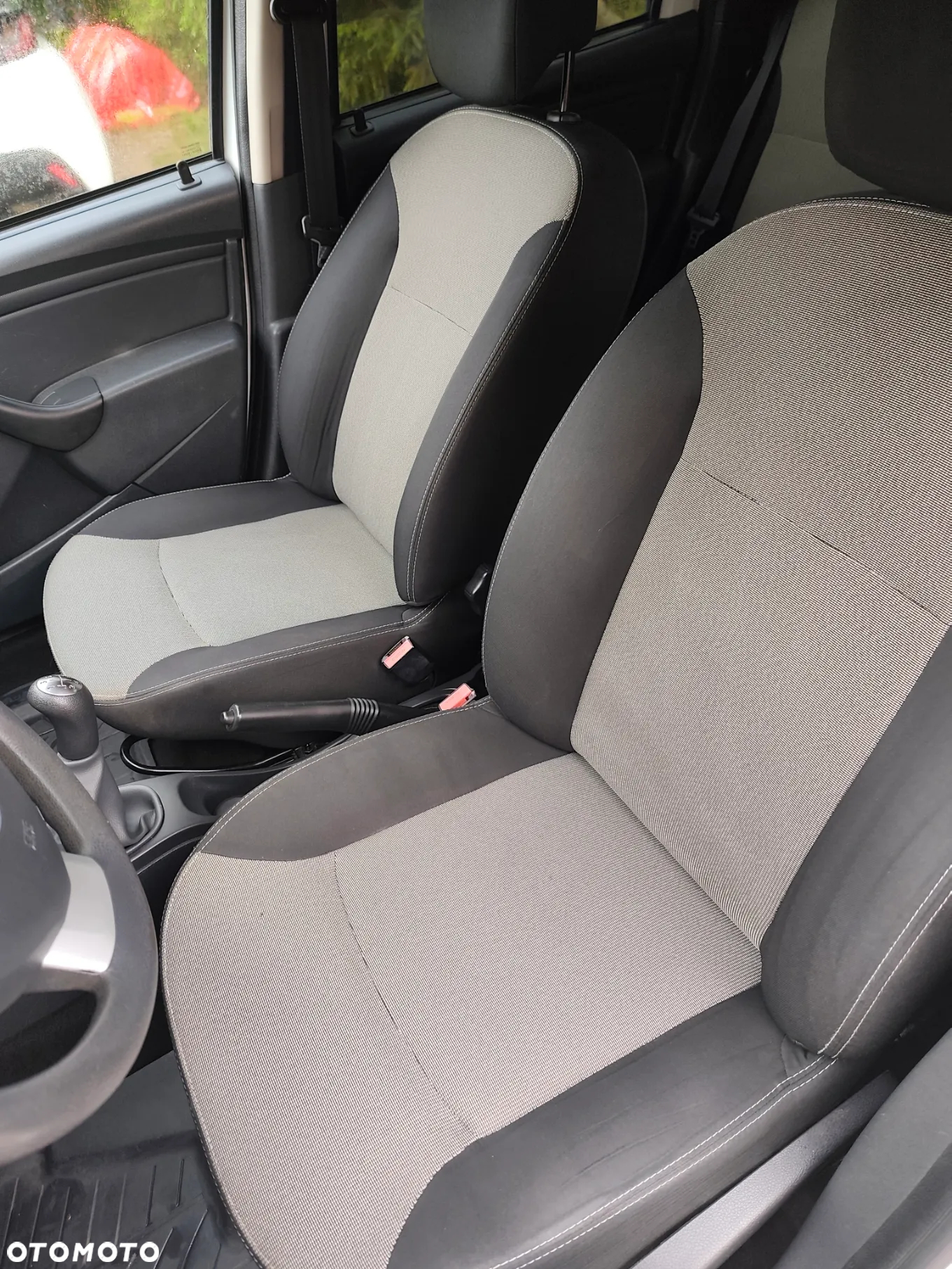 Dacia Duster 1.6 - 12