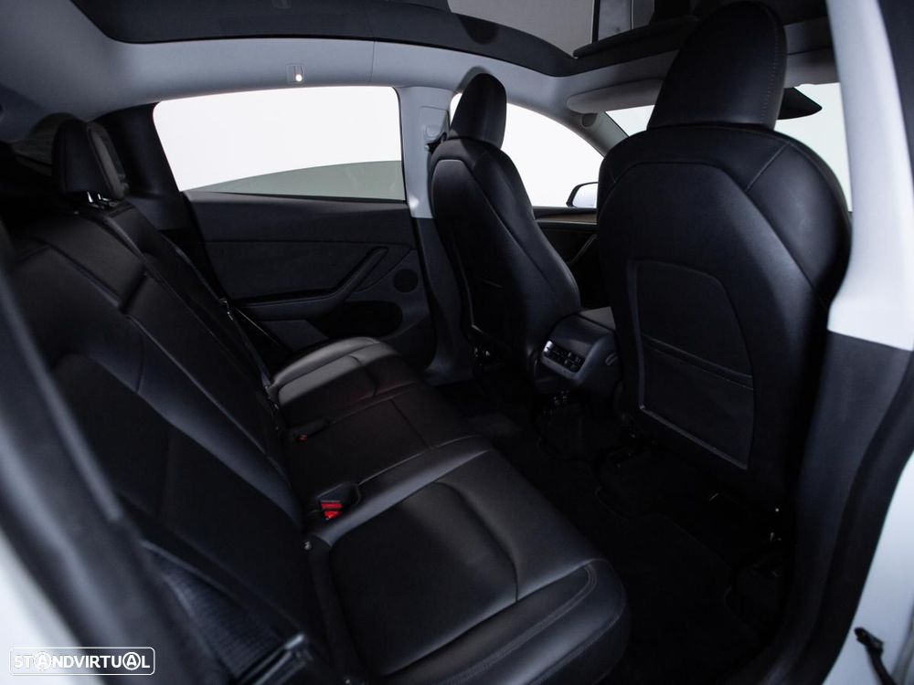 Tesla Model Y RWD - 13