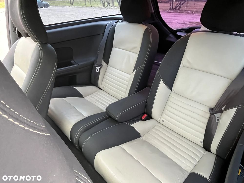 Volvo C30 2.0D R-Design - 9