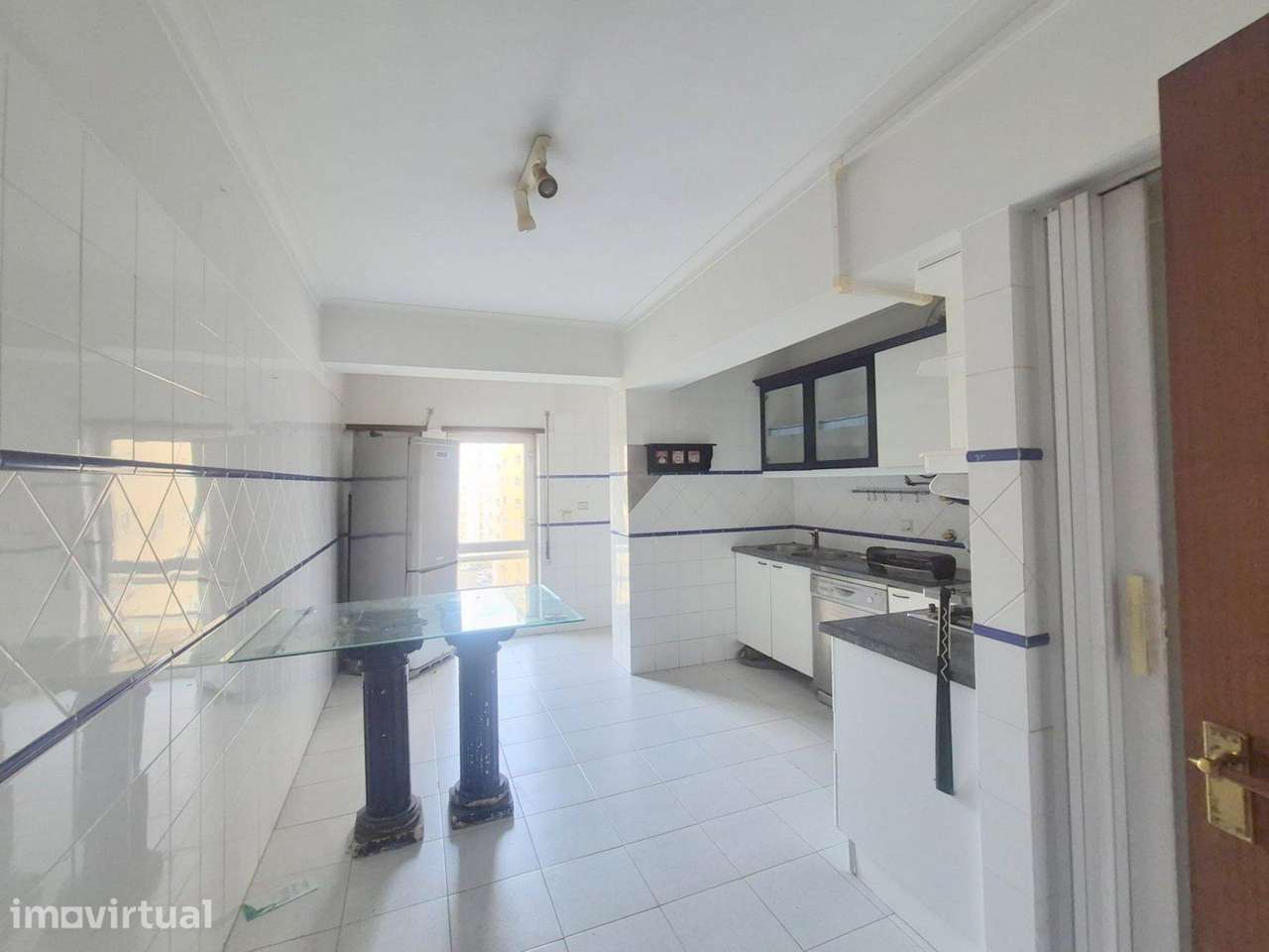 Apartamento T3 no Carregado zona central - Grande imagem: 2/24