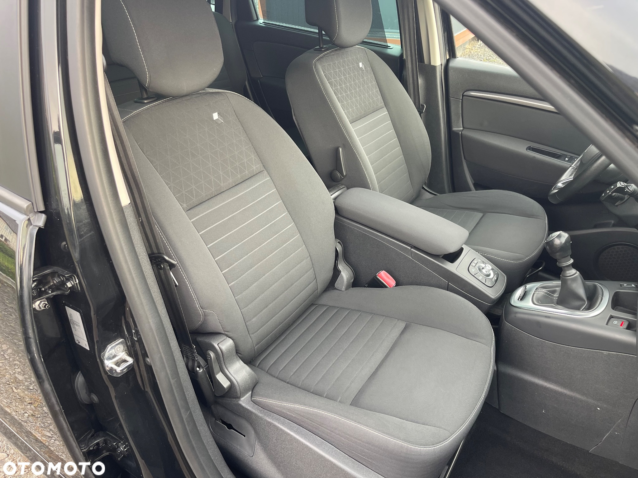Renault Grand Scenic ENERGY TCe 130 S&S LIMITED - 29