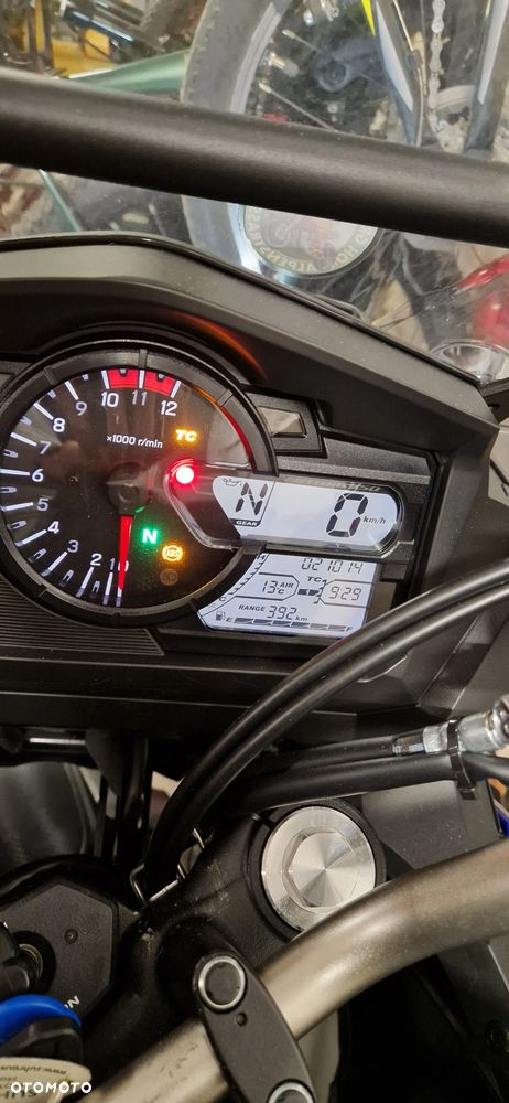 Suzuki V-STROM - 12