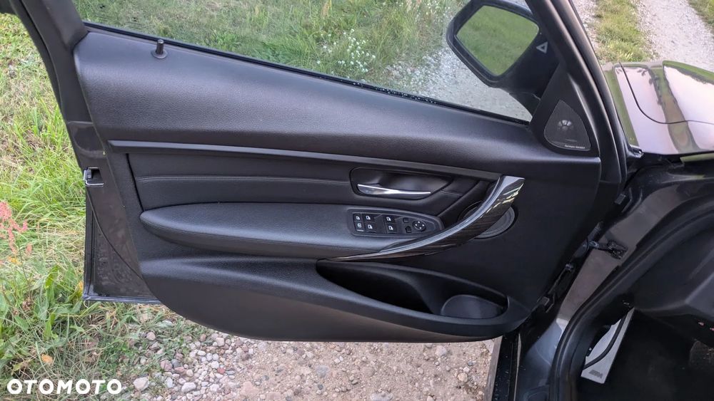 BMW Seria 3 - 24