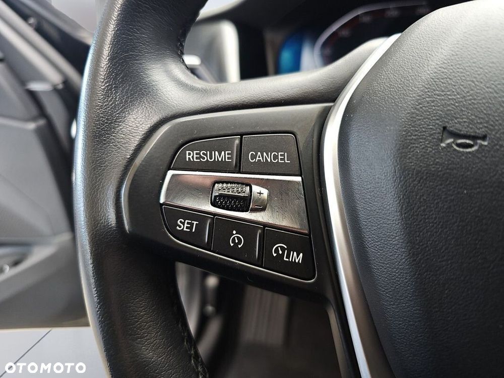 BMW Seria 3 320d xDrive Sport Line - 19