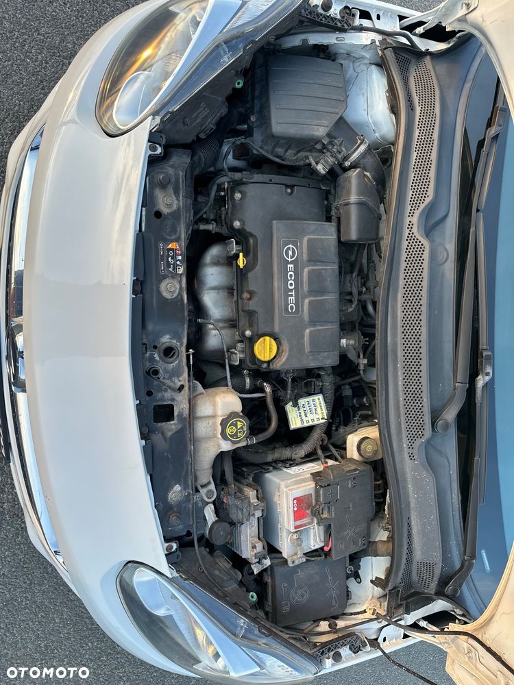 Opel Adam 1.2 - 15