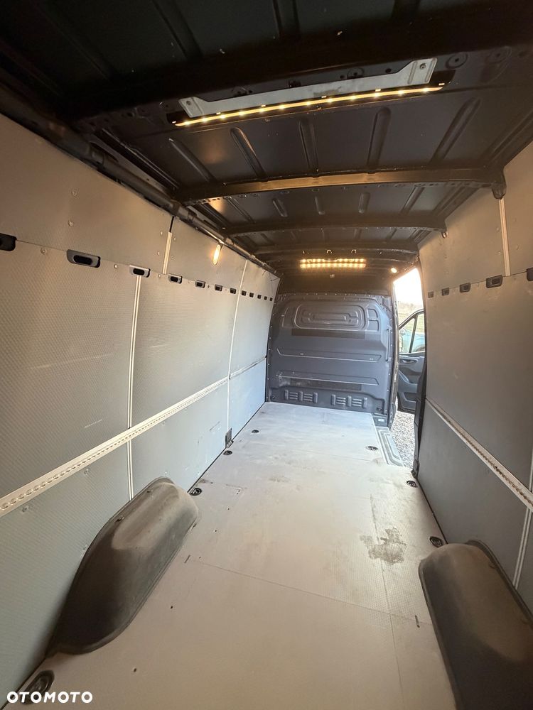 Mercedes-Benz 319 - 20