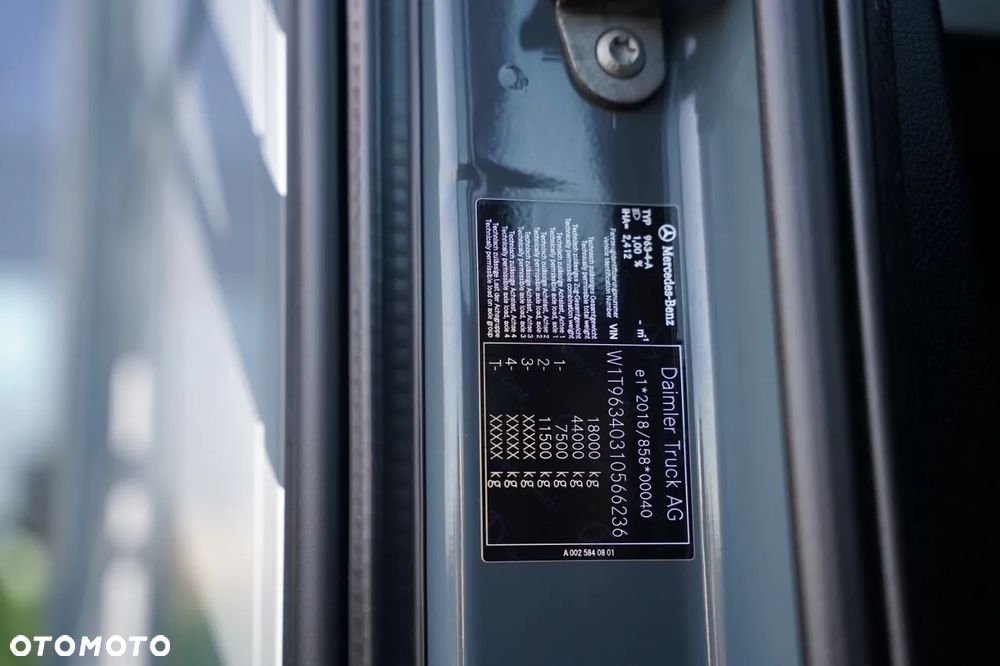 Mercedes-Benz ACTROS 1851 / RETARDER / GIGA SPACE /  KLIMA POSTOJOWA / BOGATE WYPOSAŻENIE /  / OPONY 100%  / ALUFELGI / EURO 6 - 37