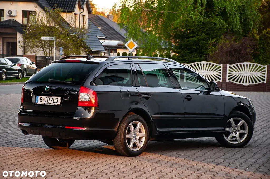 Skoda Octavia Combi 2.0 TDI DPF DSG Ambition - 18
