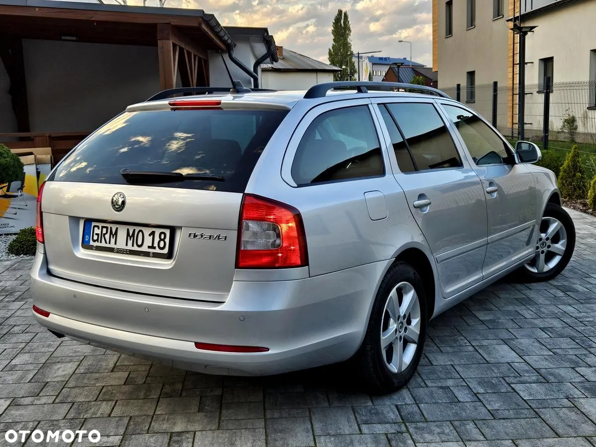 Skoda Octavia Combi 2.0 TDI DPF DSG FAMILY - 12