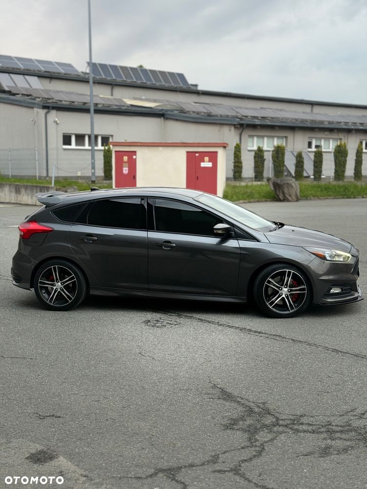 Ford Focus - 24