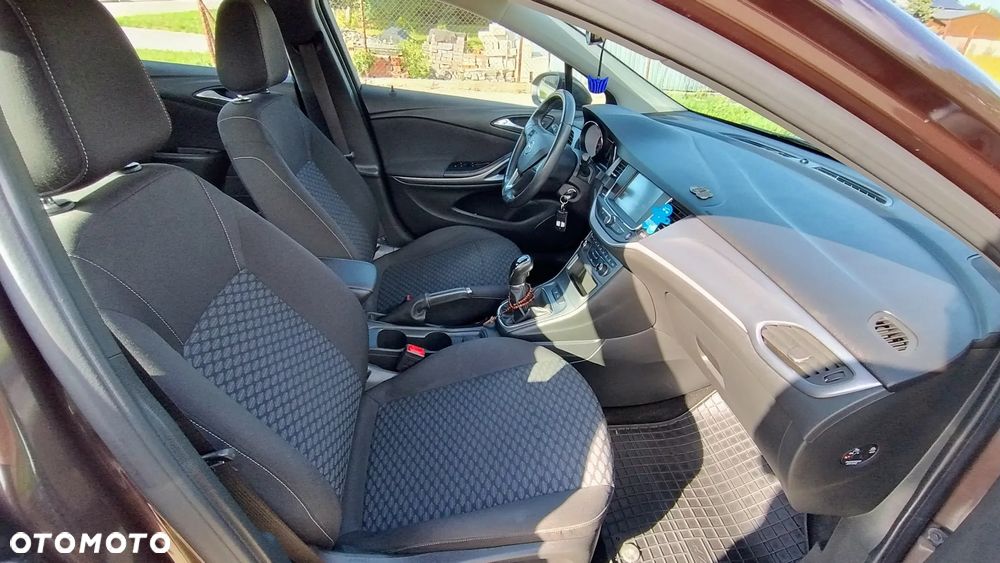 Opel Astra 1.4 T Enjoy - 10