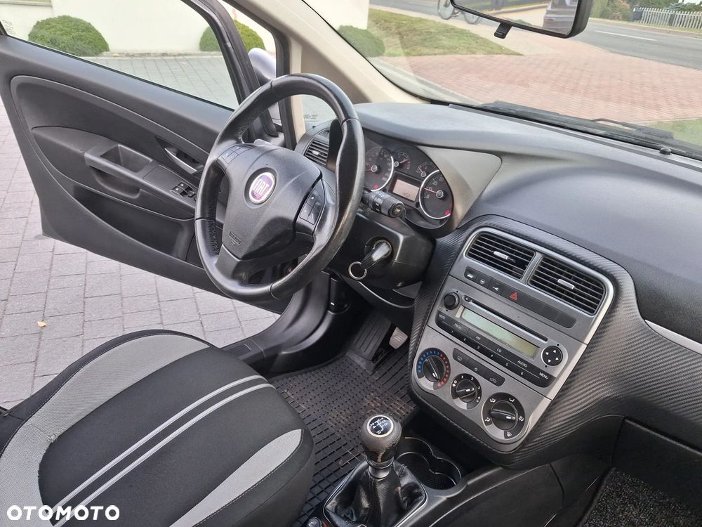 Fiat Grande Punto - 12