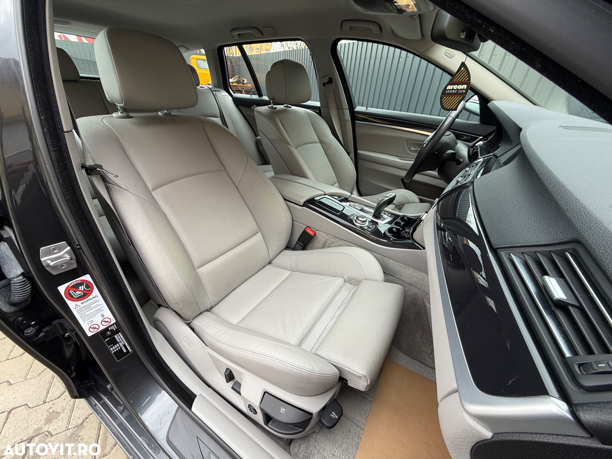 BMW Seria 5 520d Touring Aut. - 13