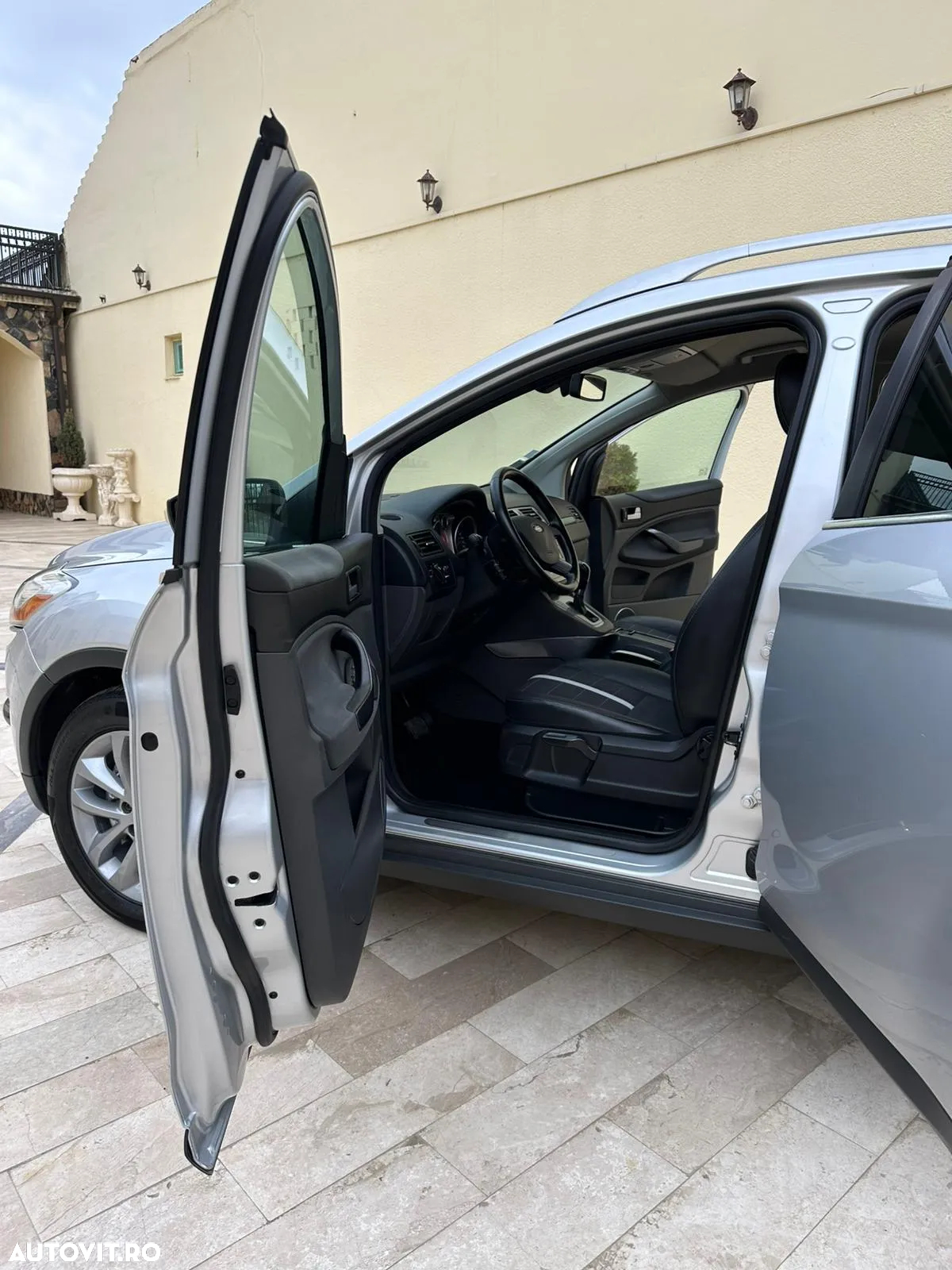 Ford Kuga - 5