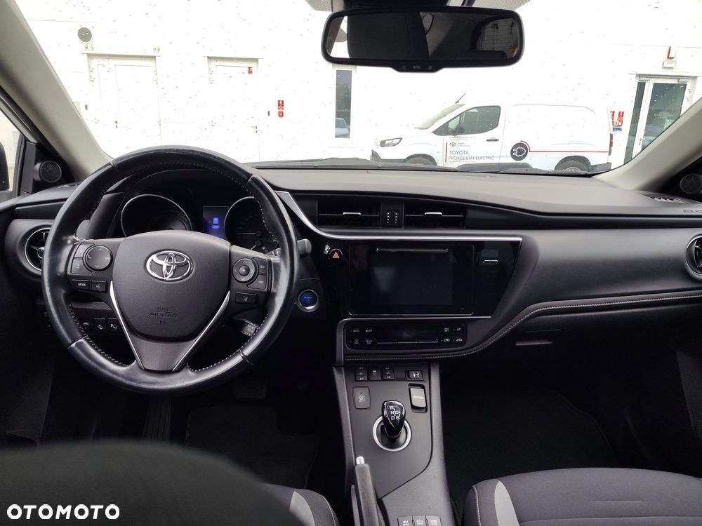 Toyota Auris - 11