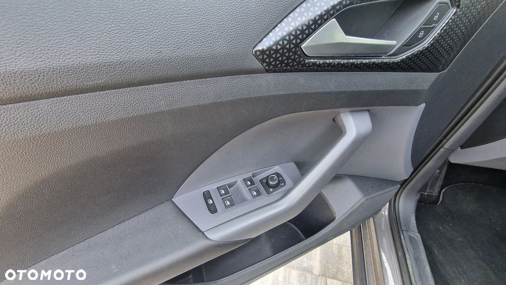 Volkswagen T-Cross - 11