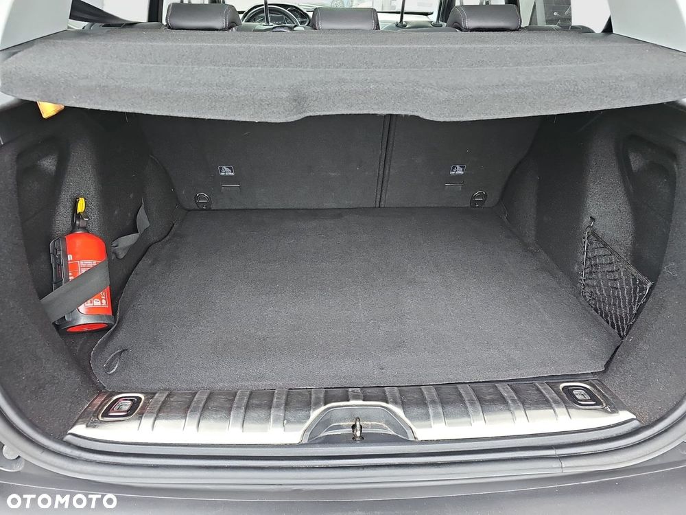 Peugeot 2008 1.2 Pure Tech GPF Allure S&S EAT6 - 32