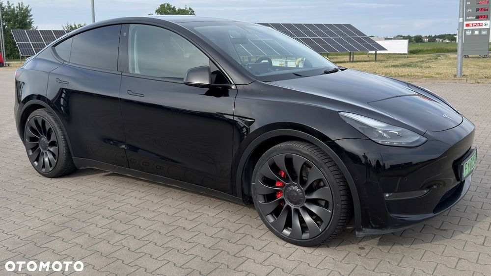 Tesla Model Y - 1