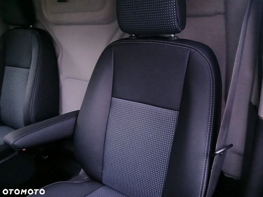 Ford TRANSIT CUSTOM - 23