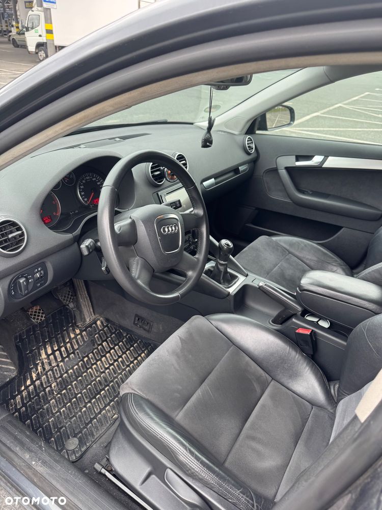 Audi A3 Sportback 2.0 TDI DPF quattro Ambition - 11