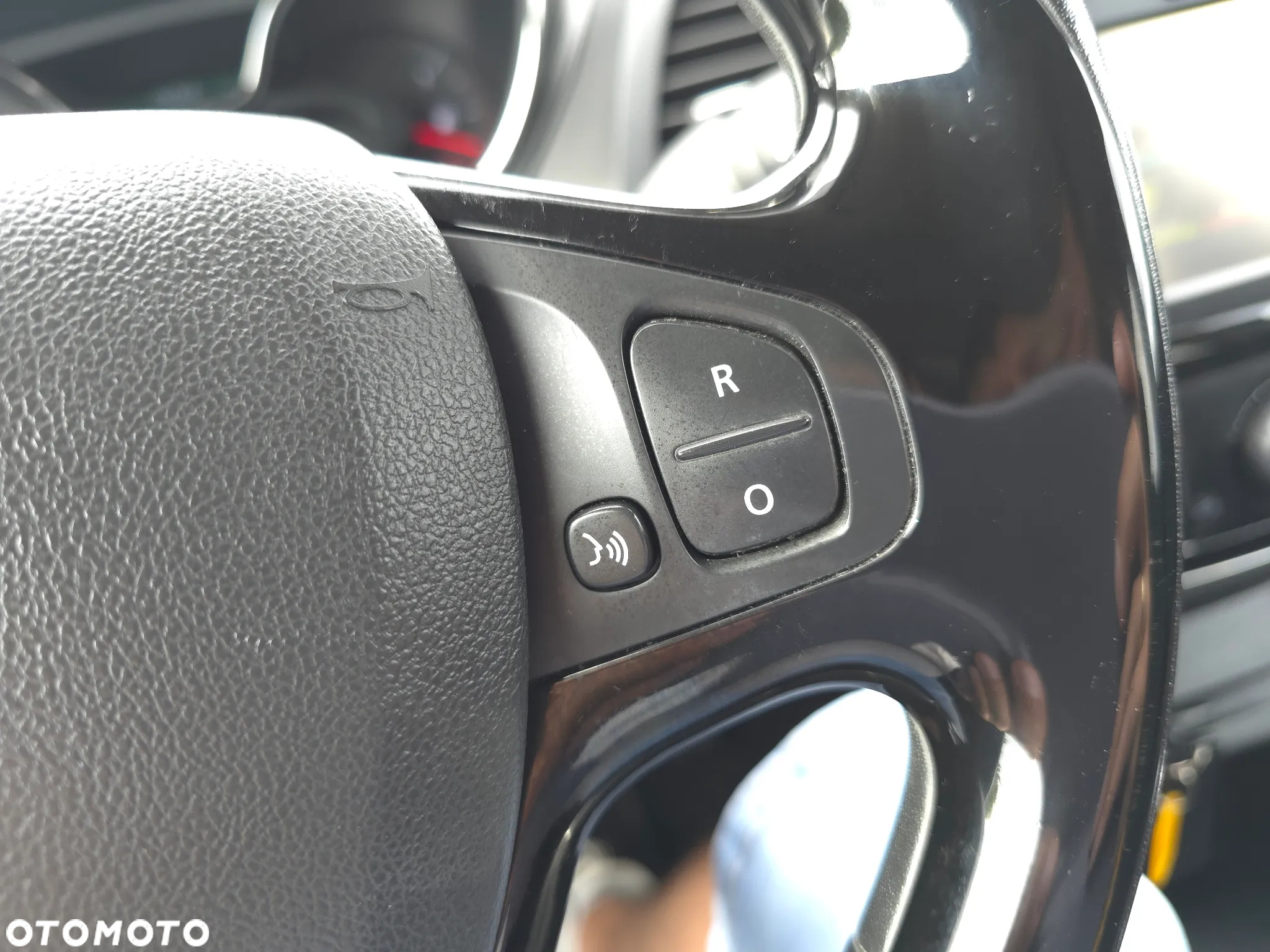 Renault Captur 1.2 Energy TCe Limited EDC - 23