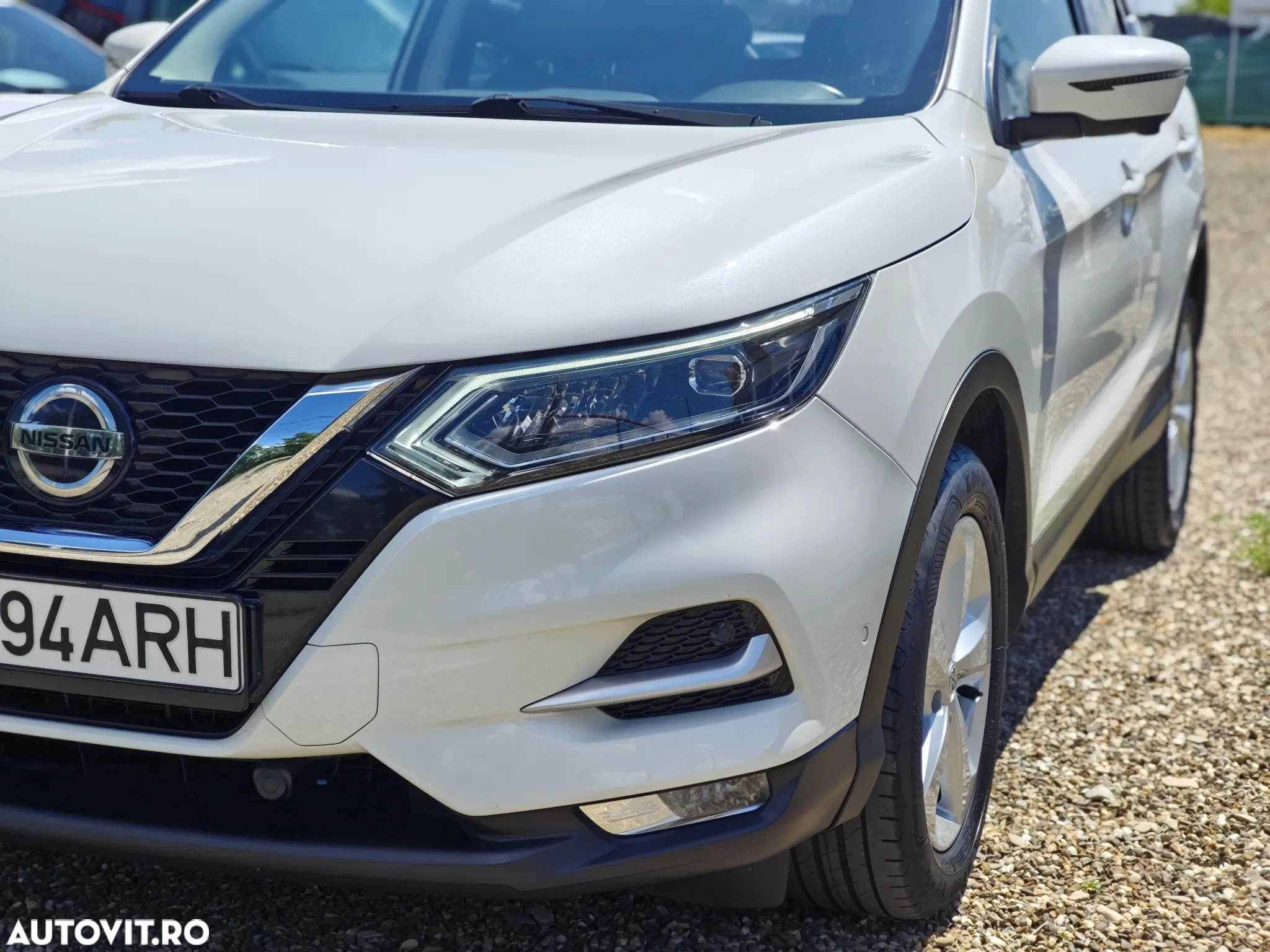 Nissan Qashqai 1.3 DIG-T N-CONNECTA - 19